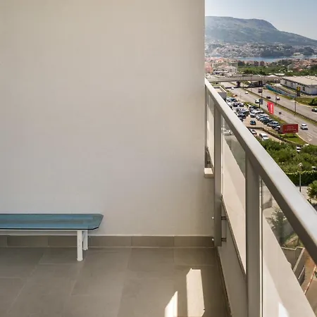 Modern Sirobuja *