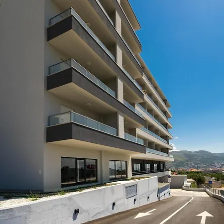 Modern Sirobuja Apartment *